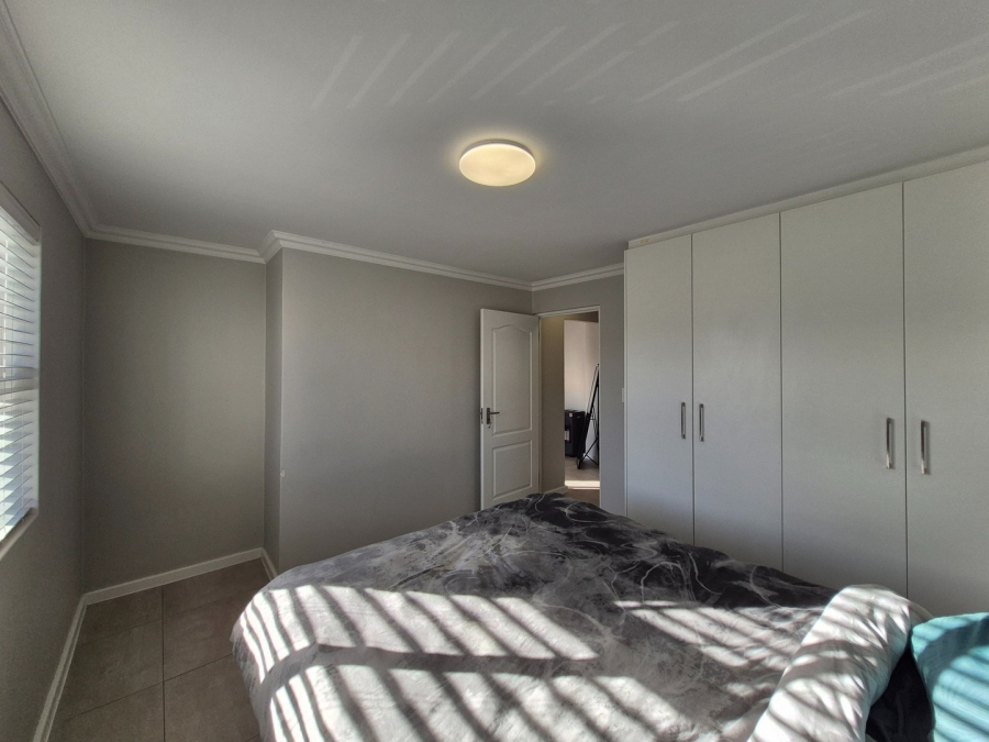 1 Bedroom Property for Sale in Sunningdale Western Cape